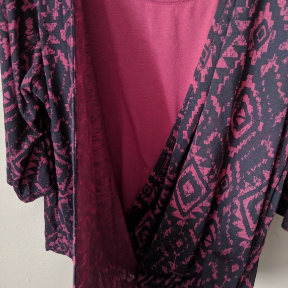 💖💗Classy plus size blouse💗💖 - Picture 4 of 6